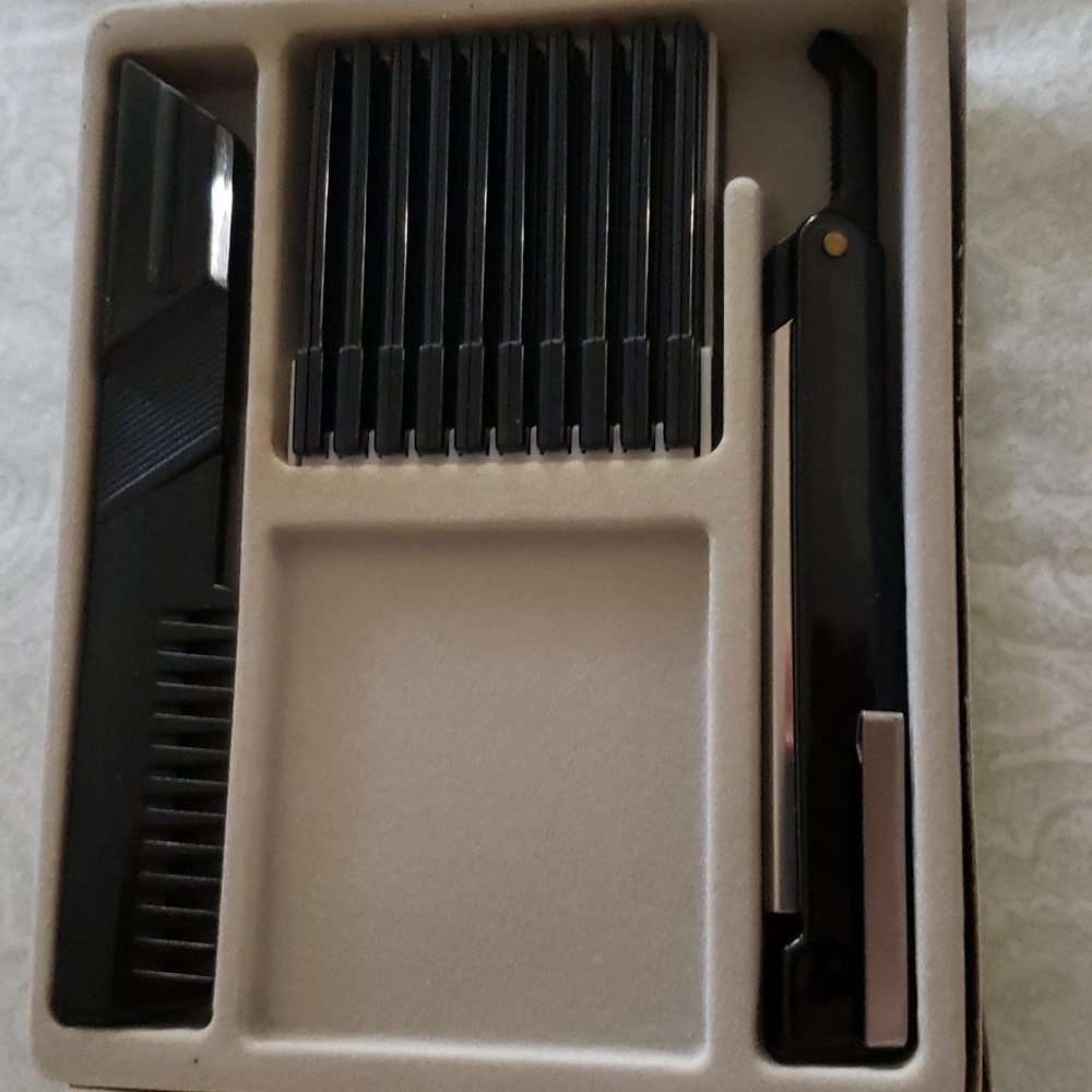 Styling Razor - Picture 3 of 3